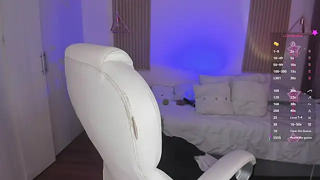 Snapshot of Kendall_Bunnyy chatting on September 16, 2025, 8:21 pm Kendall Bunnyy online show from September 16, 2025, 8:21 pm