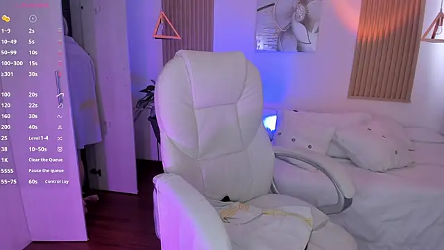 Snapshot of Kendall_Bunnyy chatting on March 13, 2025, 6:23 pm Kendall Bunnyy online show from March 13, 2025, 6:23 pm