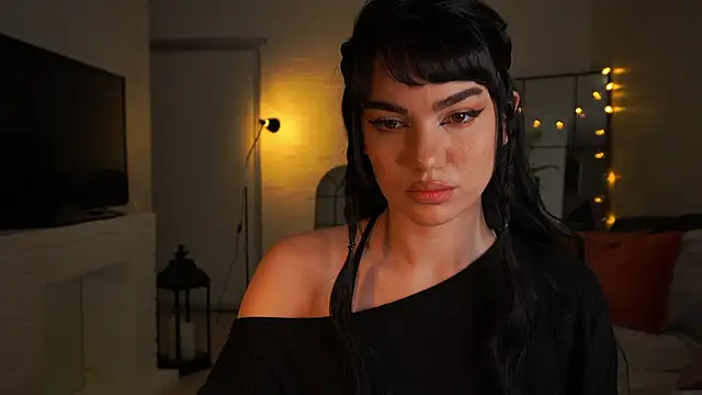 Heidi11 online show from October 10, 2025, 6:31 pm