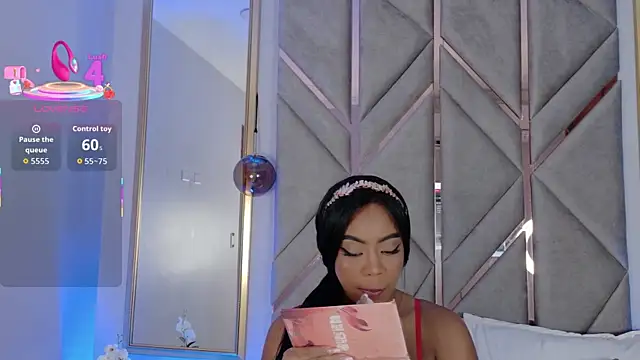 Snapshot of Lola_King chatting on November 5, 2025, 10:57 pm Lola King online show from November 5, 2025, 10:57 pm