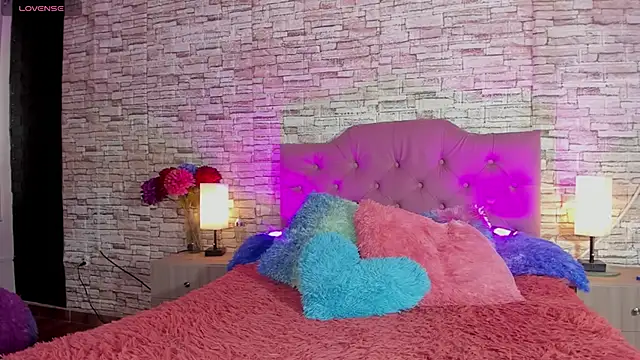 Snapshot of kitty_queen10 chatting on September 15, 2025, 12:27 pm kitty queen10 online show from September 15, 2025, 12:27 pm