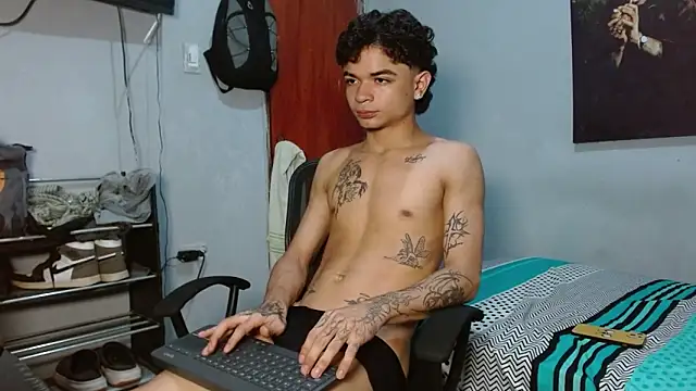 Lovebeng  online show from June 14, 2026, 10:22 pm