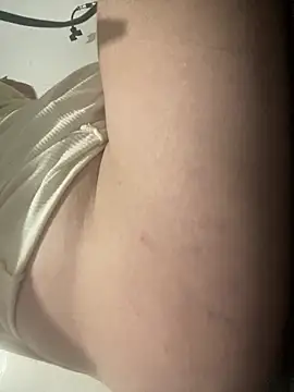 Snapshot of Vih222 chatting on January 16, 2026, 11:31 pm Vih222 online show from January 16, 2026, 11:31 pm