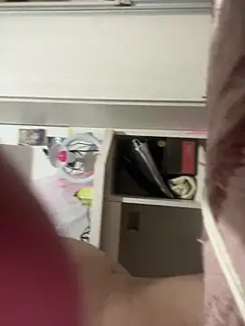 Snapshot of Vih222 chatting on December 19, 2025, 3:43 am Vih222 online show from December 19, 2025, 3:43 am