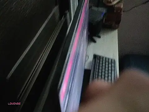 Snapshot of bbhiShark chatting on November 2, 2025, 8:30 am bbhiShark online show from November 2, 2025, 8:30 am