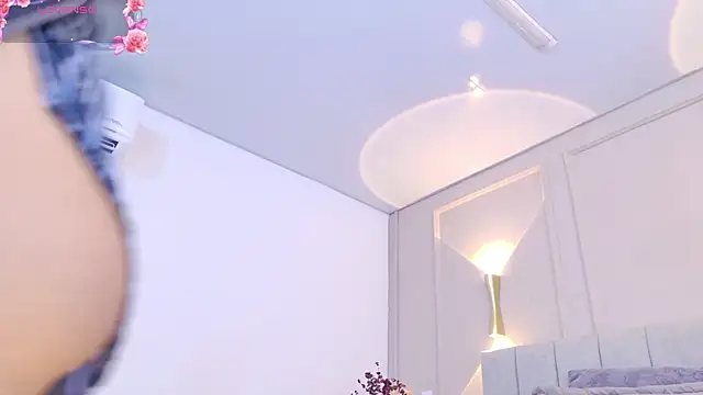 Snapshot of april_rousse chatting on October 21, 2025, 12:15 pm april rousse online show from October 21, 2025, 12:15 pm