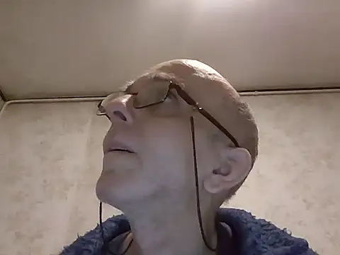 mariusica1xh online show from December 16, 2025, 6:45 pm