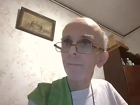 mariusica1xh online show from September 16, 2025, 9:38 pm