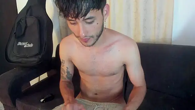 Snapshot of Henrikk_senn chatting on October 5, 2025, 9:49 pm Henrikk senn online show from October 5, 2025, 9:49 pm