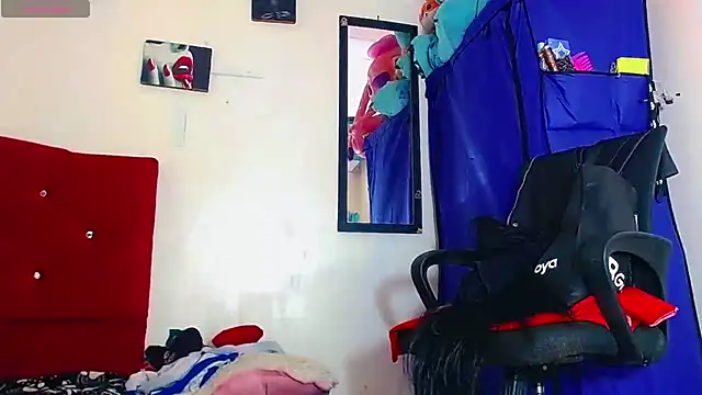 nicol gill  online show from February 11, 2025, 11:20 am