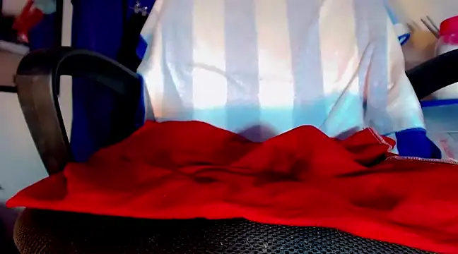 nicol gill  online show from February 6, 2025, 2:37 pm