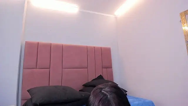 Venus medussa online show from February 5, 2026, 9:32 pm