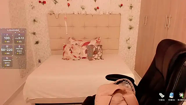 Snapshot of Lilith_Miller21 chatting on October 13, 2025, 9:16 pm Lilith Miller21 online show from October 13, 2025, 9:16 pm