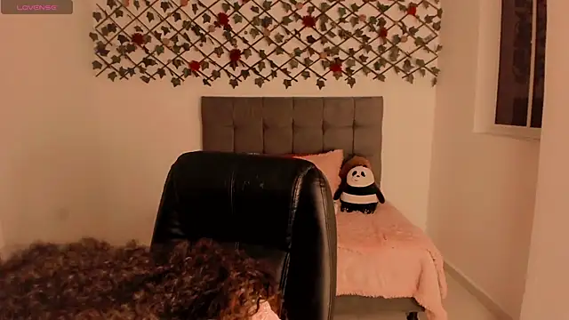 Lilith Miller21 online show from November 7, 2025, 8:24 pm