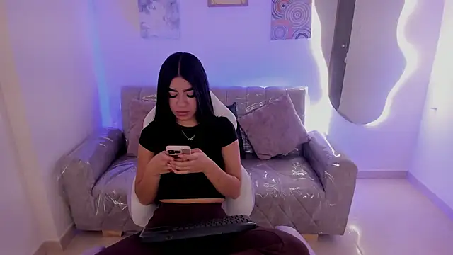 Snapshot of Charlotte_cowell_sub1_ chatting on September 8, 2025, 4:50 pm Charlotte cowell sub1 online show from September 8, 2025, 4:50 pm