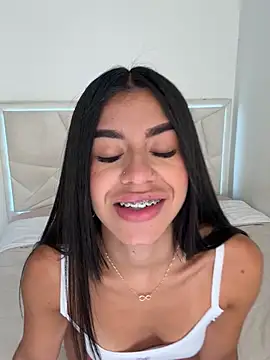 Snapshot of Charlotte_cowell_sub1_ chatting on February 4, 2025, 3:26 pm Charlotte cowell sub1 online show from February 4, 2025, 3:26 pm