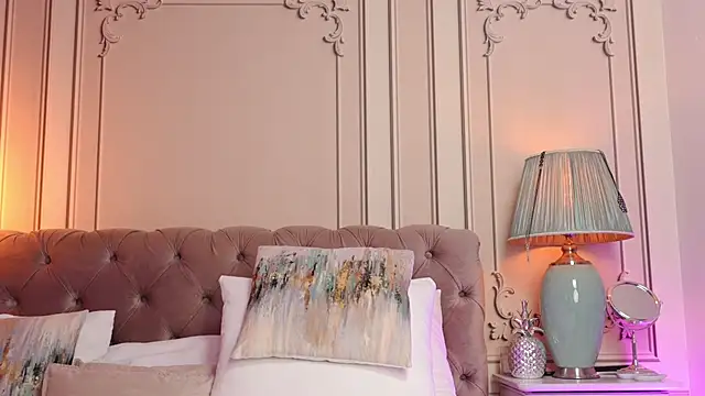 Snapshot of MayaVixxen chatting on February 13, 2026, 3:06 am MayaVixxen online show from February 13, 2026, 3:06 am