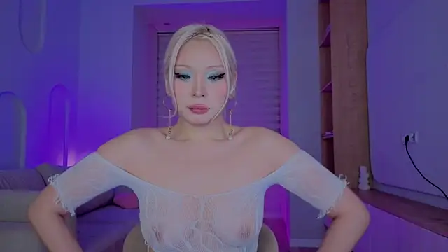 Snapshot of RileyMee chatting on October 11, 2025, 12:06 pm RileyMee online show from October 11, 2025, 12:06 pm