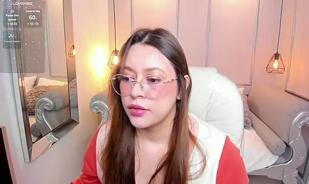 Lanna18 online show from October 2, 2025, 11:57 am