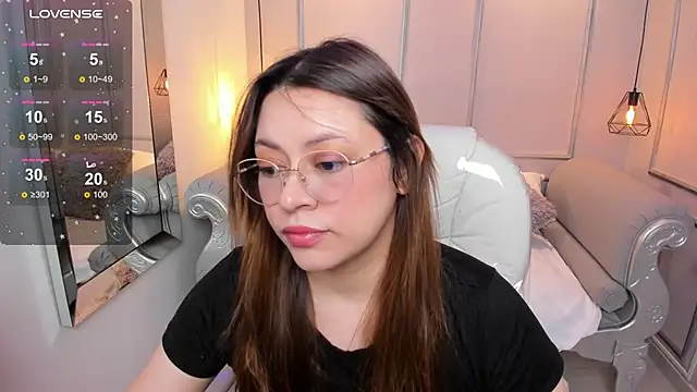 Lanna18 online show from September 22, 2025, 11:49 am