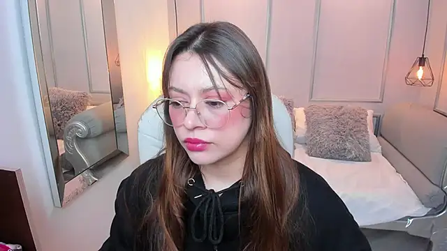 Lanna18 online show from October 14, 2025, 11:44 am