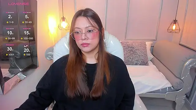 Lanna18 online show from October 7, 2025, 12:06 pm