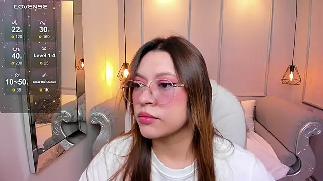 Lanna18 online show from September 18, 2025, 11:46 am