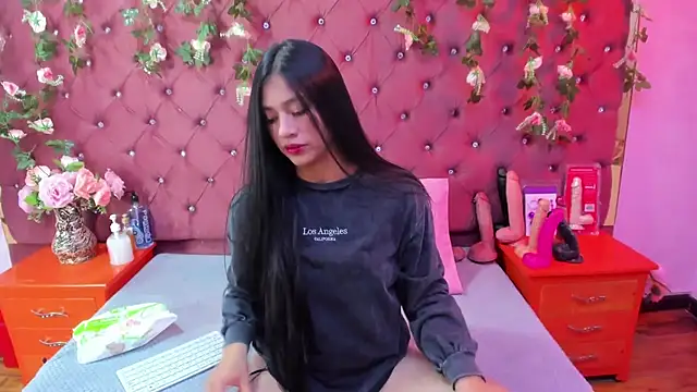 Snapshot of Mariana_Prin chatting on October 23, 2025, 1:37 am Mariana Prin online show from October 23, 2025, 1:37 am