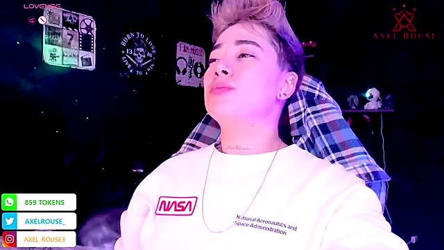 Snapshot of AxelRouse_1 chatting on October 8, 2025, 4:40 pm AxelRouse 1 online show from October 8, 2025, 4:40 pm