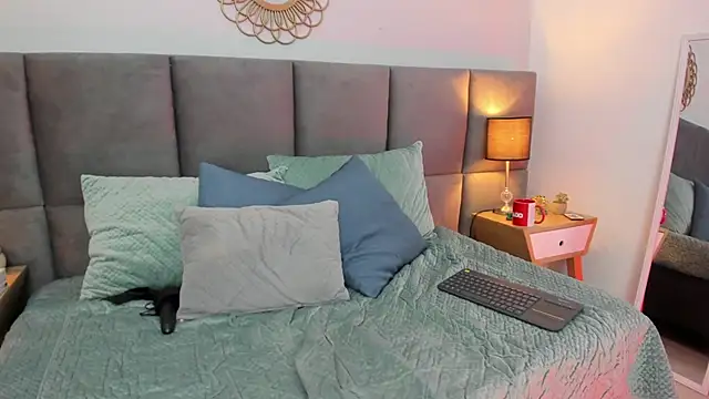 Janne lee online show from September 20, 2025, 3:28 pm