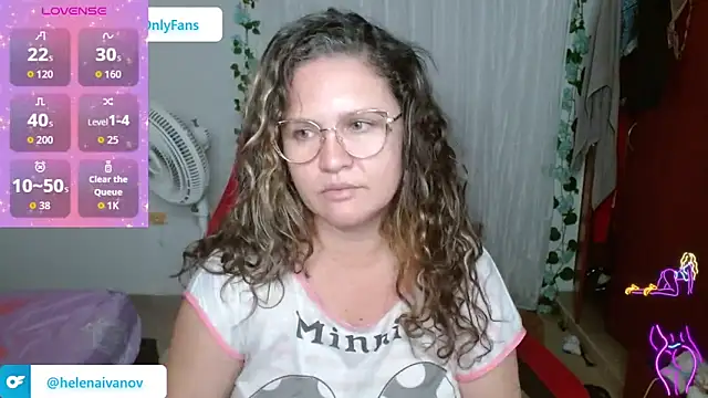 Snapshot of helenca43 chatting on February 12, 2026, 9:20 am helenca43 online show from February 12, 2026, 9:20 am