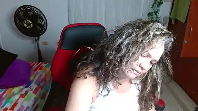 helenca43 online show from September 9, 2025, 10:14 am