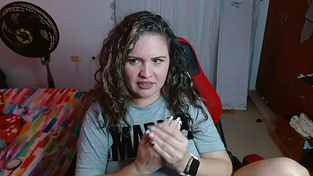 helenca43 online show from September 16, 2025, 11:22 am