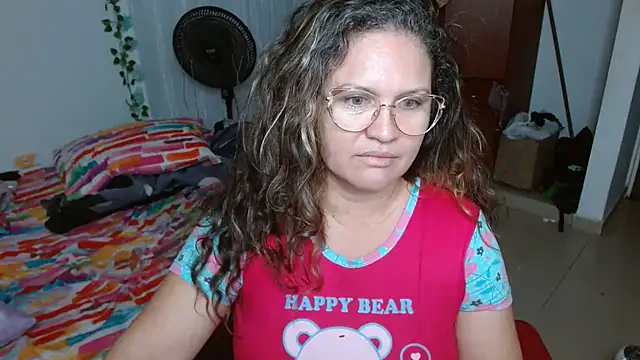 Snapshot of helenca43 chatting on February 24, 2026, 10:27 am helenca43 online show from February 24, 2026, 10:27 am