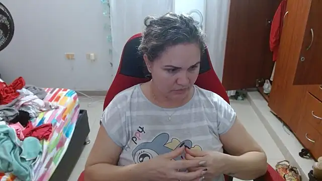 helenca43 online show from September 12, 2025, 12:11 am