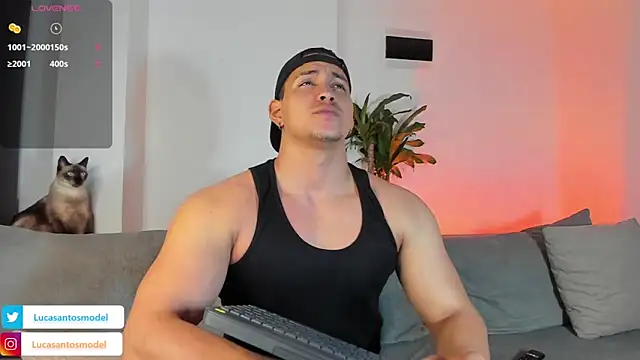 lucasanto  online show from December 17, 2024, 7:28 am