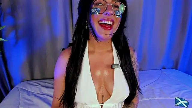 Snapshot of EviePhoenix chatting on June 13, 2026, 9:35 pm EviePhoenix online show from June 13, 2026, 9:35 pm
