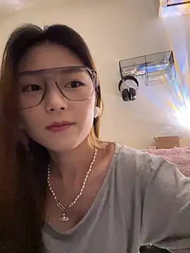 Snapshot of Sweet-Angel999 chatting on February 5, 2026, 2:57 pm Sweet-Angel999 online show from February 5, 2026, 2:57 pm