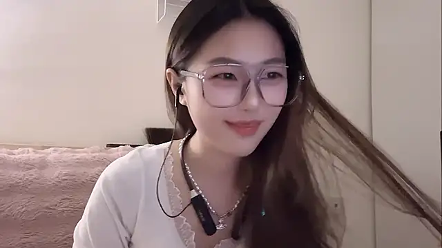 Snapshot of Sweet-Angel999 chatting on February 17, 2026, 5:10 pm Sweet-Angel999 online show from February 17, 2026, 5:10 pm