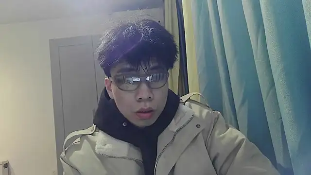 shuai321 online show from March 10, 2025, 1:32 pm