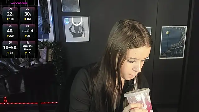 Lily Moonlight online show from January 22, 2025, 3:51 pm