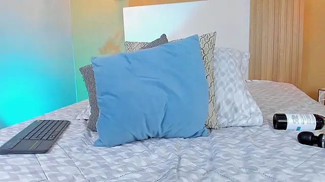 Snapshot of CamilleLynn chatting on February 25, 2025, 11:10 am CamilleLynn online show from February 25, 2025, 11:10 am