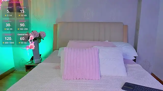 Snapshot of CamilleLynn chatting on September 11, 2025, 12:10 am CamilleLynn online show from September 11, 2025, 12:10 am