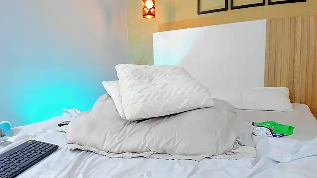 Snapshot of CamilleLynn chatting on March 18, 2025, 9:45 am CamilleLynn online show from March 18, 2025, 9:45 am