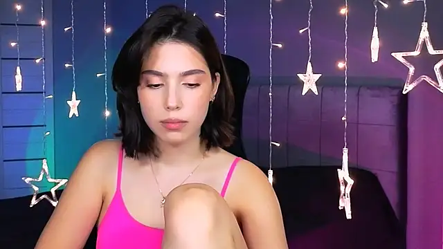 Stacy Gonzales  online show from October 7, 2025, 1:45 pm