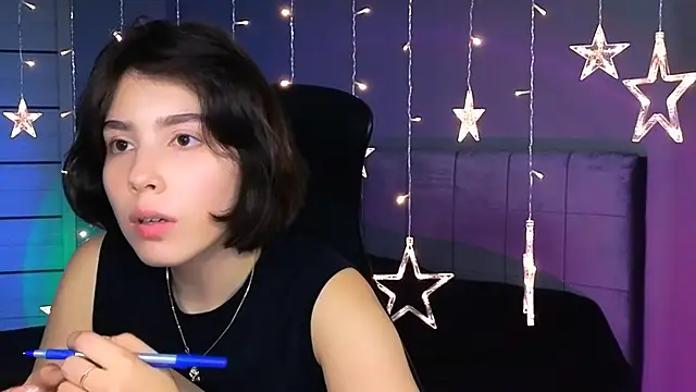 Stacy Gonzales  online show from October 22, 2025, 12:26 pm