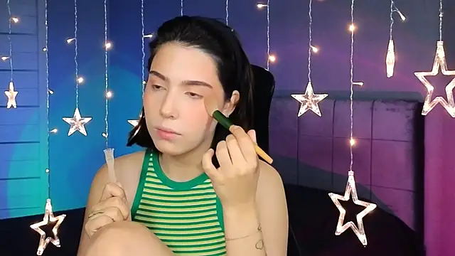 Stacy Gonzales  online show from October 12, 2025, 10:27 am