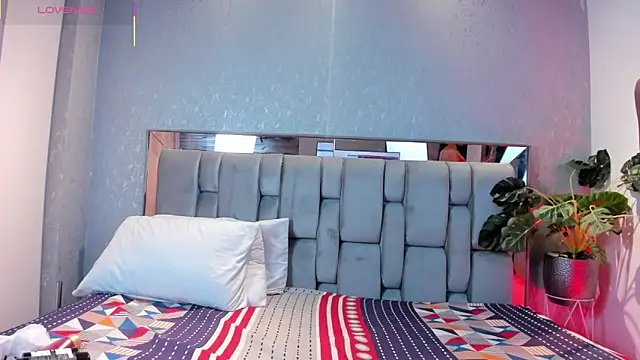 Snapshot of RoseTaylor__ chatting on February 18, 2026, 4:54 am RoseTaylor online show from February 18, 2026, 4:54 am