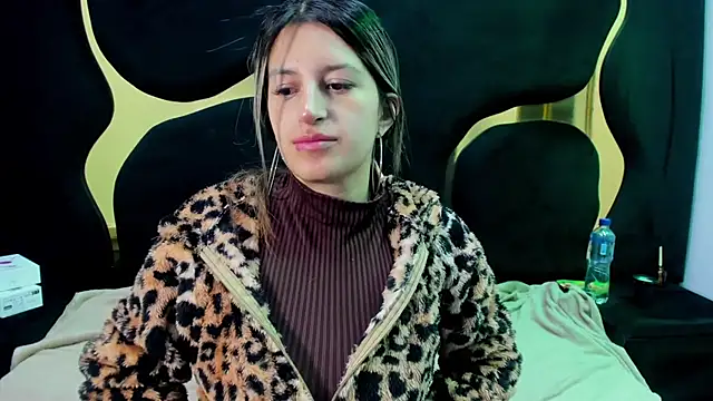 GiaRoussel online show from October 20, 2025, 1:11 pm