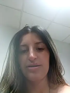 GiaRoussel online show from December 16, 2025, 9:08 pm